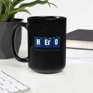 Schwarze glänzende Tasse “HErO” (Periodensystem)