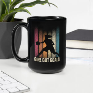 Schwarze glänzende Tasse “GIRL GOT GOALS”